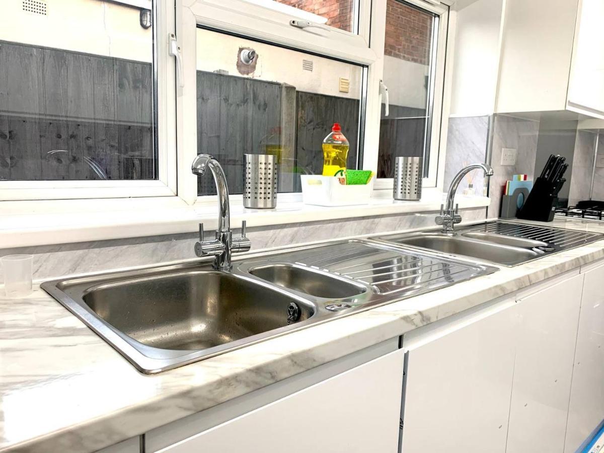 Отель Kunda House Sparkbrook Бирмингем Экстерьер фото