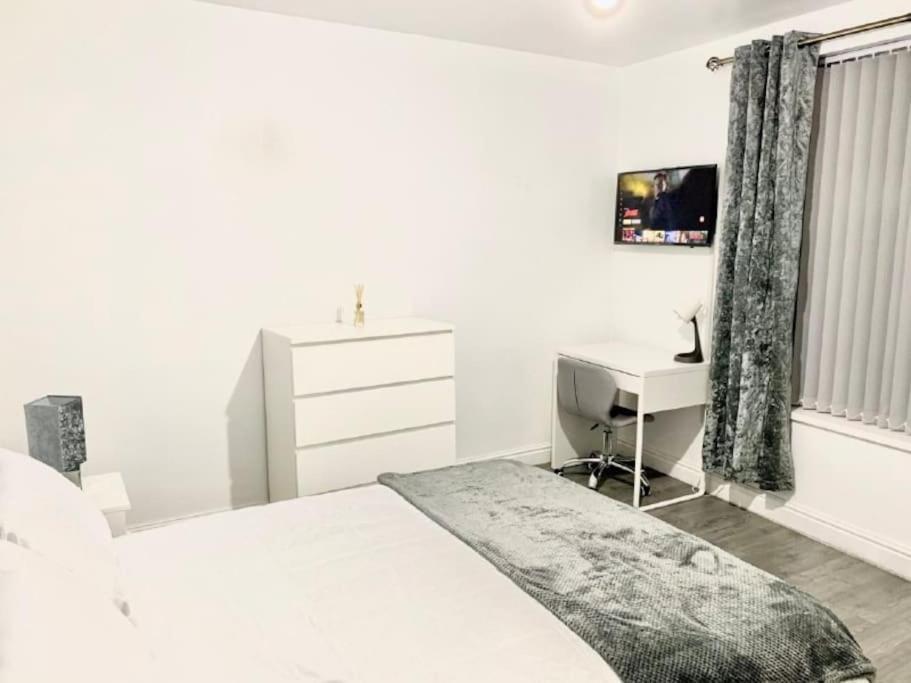 Отель Kunda House Sparkbrook Бирмингем Экстерьер фото
