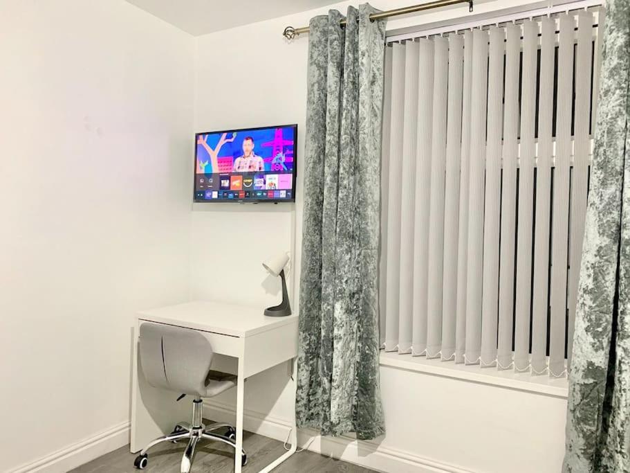 Отель Kunda House Sparkbrook Бирмингем Экстерьер фото