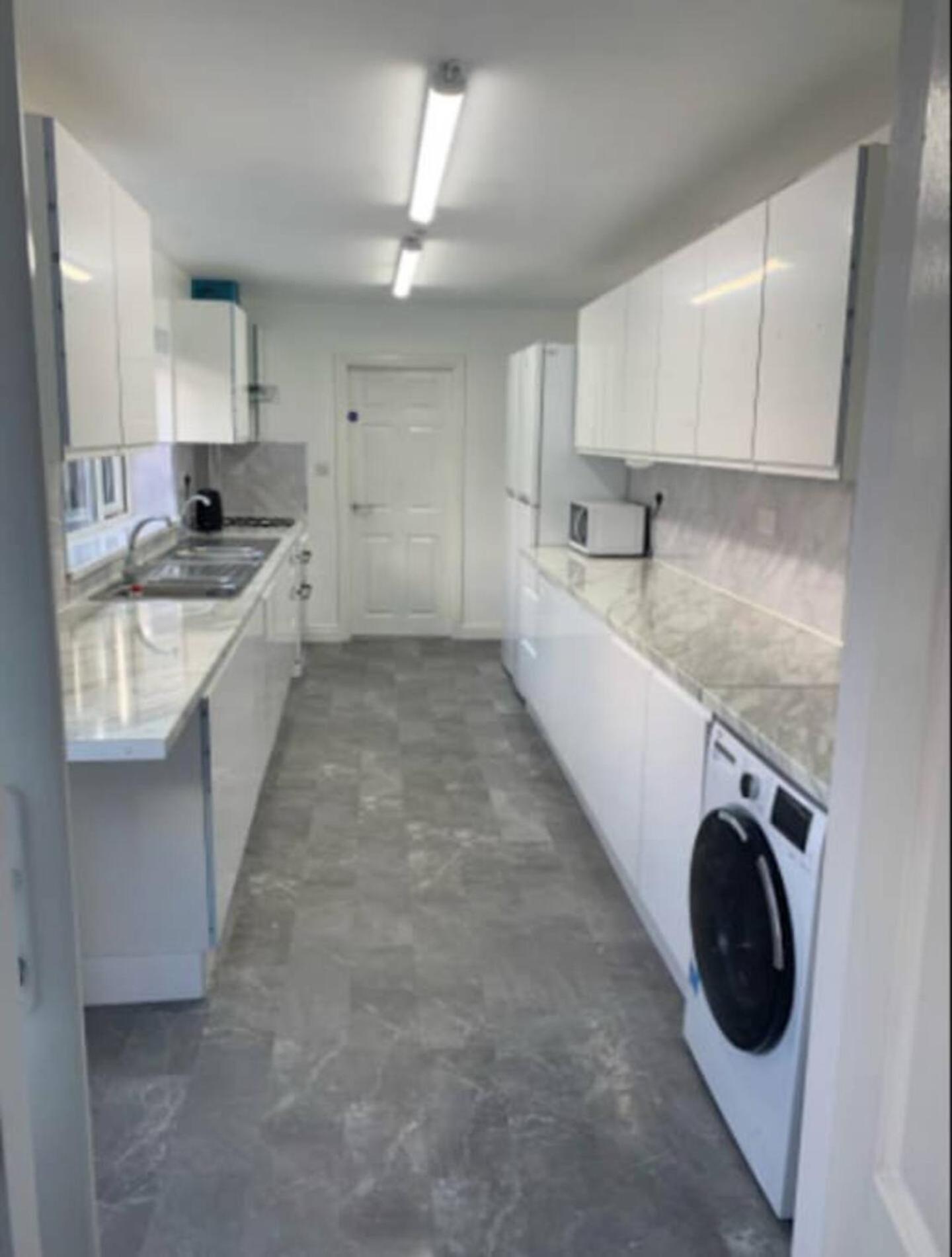 Отель Kunda House Sparkbrook Бирмингем Экстерьер фото